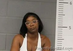 Mugshot of Shawanna Miller booked in St Clair County, Alabama on August 22, 2026