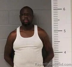 Mugshot of DEANDRE MULLINS booked in St Clair County, Alabama on June 4, 2026