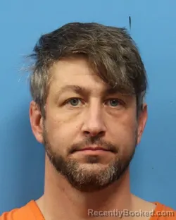 Mugshot of MATTHEW ROLAND OAKES