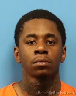 Mugshot of LA'DARRIUS RASHAD DAVIS booked in Shelby County, Alabama on April 8, 2026