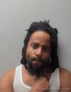 Mugshot of CARLTON LAVELLE FLOYD