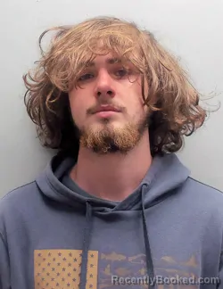 Mugshot of TRINTON KAYDE LIVEOAK
