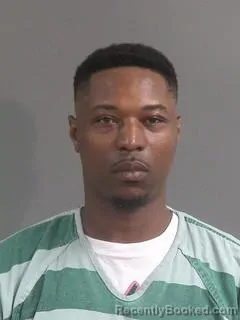 Mugshot of WILLIE NATHANIEL ROBINSON booked in Charleston County, South Carolina on April 4, 2026