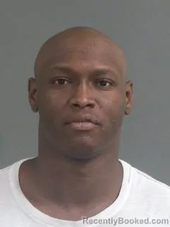 Mugshot of DAQUAN SHAQUILLE KINLOCH booked in Charleston County, South Carolina on April 24, 2026