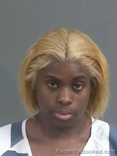 Mugshot of ONEEVIA LEUNDRA BARFIELD booked in Charleston County, South Carolina on July 1, 2026