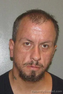 Mugshot of Kyle D Everett