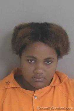 Mugshot of Dezreionna Jashya Carrier
