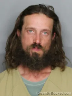 Mugshot of GUSTTAVO DIAMANTARAS BEHRENS