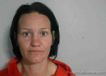 Mugshot of JASMINE CARLY MACFARLANE booked in Beauregard County, Louisiana on April 2, 2026