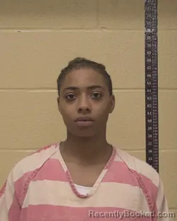 Mugshot of CURLIYAH TRESHAE MURPHY