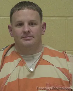 Mugshot of DUSTIN DOUGLAS MCLEMORE