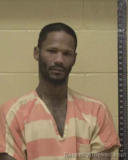 Mugshot of GOLDEN CORRELL ROY HUNTLEY