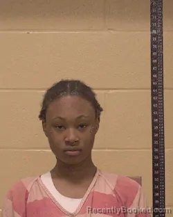 Mugshot of SHYTAVIA JAKERIANE THOMAS booked in Bossier County, Louisiana on March 26, 2026