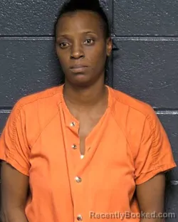 Mugshot of RAY KESHUNDA KELLY booked in DeSoto County, Louisiana on August 5, 2026