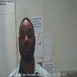 Mugshot of DAVARIOUS D WOODS