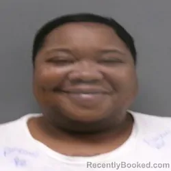 Mugshot of LATOYA R ROBINSON