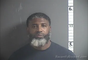 Mugshot of SHAWN C THOMAS