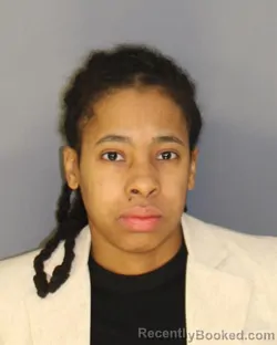Mugshot of DONIESHA COAR