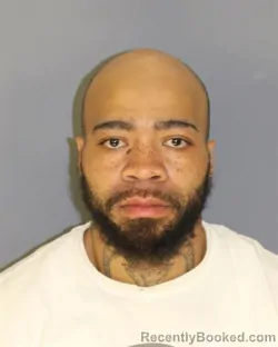 Mugshot of DONOVAN D WHITE