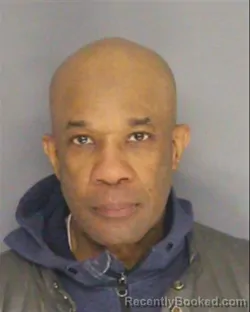 Mugshot of SENESIE HYGGENS booked in Essex County, New Jersey on April 25, 2026