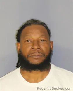 Mugshot of EARL R MCFADDEN booked in Essex County, New Jersey on May 7, 2026