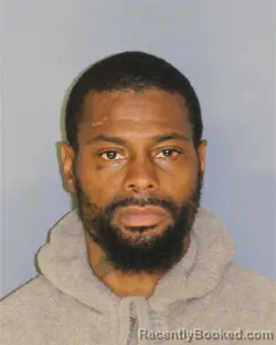 Mugshot of DAVION T CROMWELL booked in Essex County, New Jersey on May 13, 2026