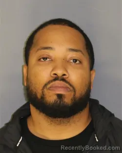 Mugshot of DAVON MILLER booked in Essex County, New Jersey on June 17, 2026