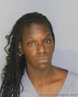 Mugshot of SHALEENE ROBINSON booked in Essex County, New Jersey on July 8, 2026