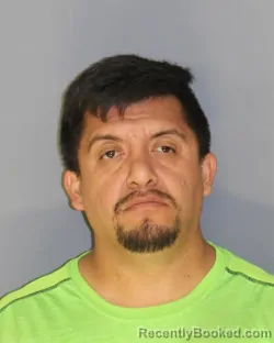 Mugshot of Edwin M Rosalesorellana booked in Essex County, New Jersey on August 24, 2026