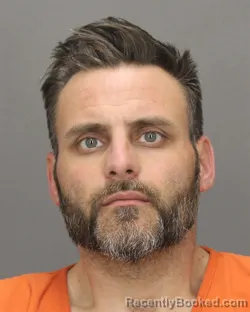 Mugshot of MATTHEW W POPER