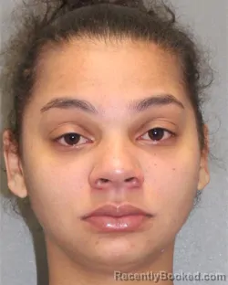 Mugshot of AALIYAH M HESTON