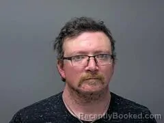 Mugshot of KURTIS D WRIGHT