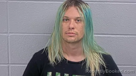 Mugshot of TRAE T HOLT