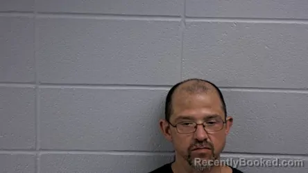 Mugshot of VINCENT J III ROGERS