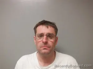 Mugshot of Ryan Travis Easton