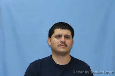 Mugshot of JONATHAN VILLA SOLIS