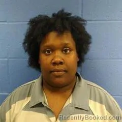 Mugshot of SHENIECE ROBINSON