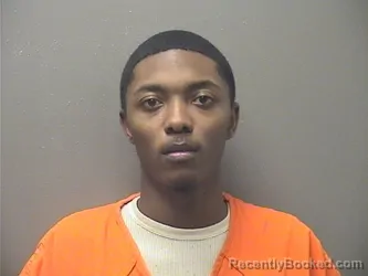 Mugshot of DEAUNDRE DRESHUN TORRENCE