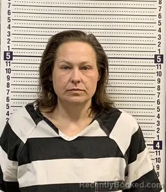 Mugshot of JENNIFER HEINRICH