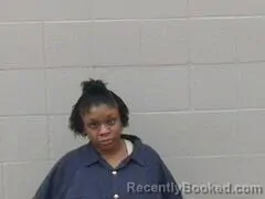 Mugshot of Ariel Crompton