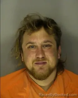 Mugshot of ALEXANDER EDGER VASQUEZ