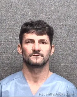 Mugshot of WALATON DE PAIVA OLIVEIRA