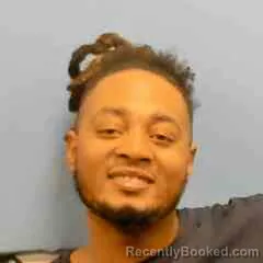 Mugshot of LADARIUS LOWE