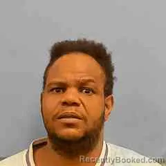 Mugshot of DOMINIQUE WHITESIDE