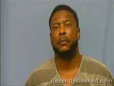 Mugshot of DARRECUS ROBINSON