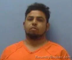 Mugshot of CHRISTIAN FLORES