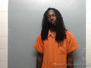 Mugshot of DAMARSHIEUN DASHAYNE FREEMAN