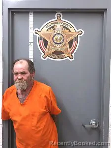 Mugshot of Johnnie RICHARDS HUNTER booked in Van Buren County, Arkansas on April 1, 2026