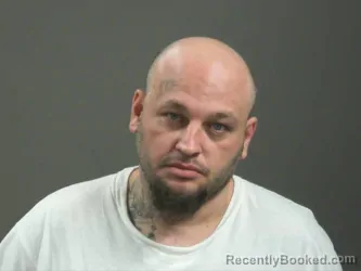 Mugshot of Dustin Frakes