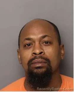 Mugshot of JARVARIUS ANTWAN COUSAR